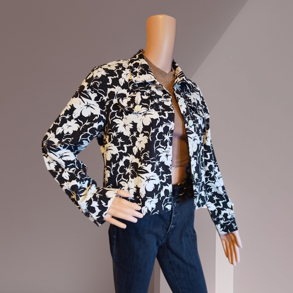 Petite by Michael Phillips Oversized Floral Print Crop Jacket Black/White - Picture 4 of 16